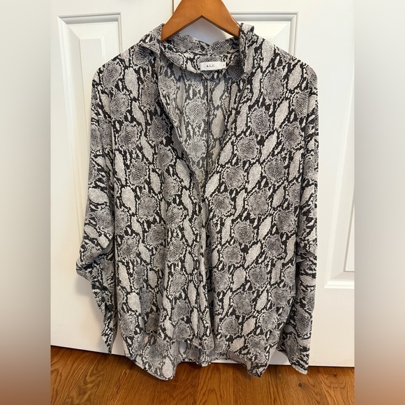 A.L.C. Noreen Dolman Snake-Print Silk Blouse size 2 - Picture 2 of 11